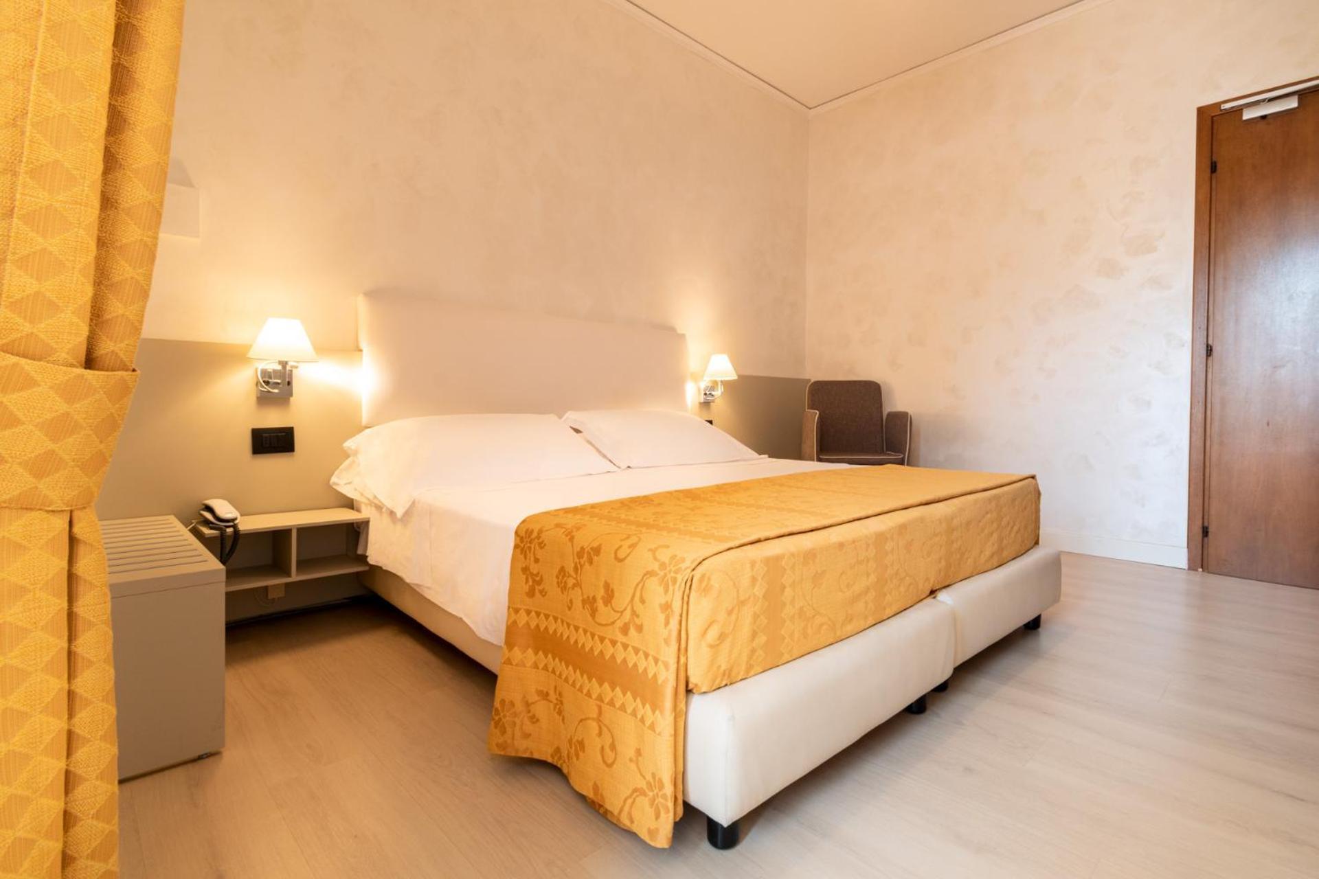 Continental B&B City Hotel Bibione Habitación foto